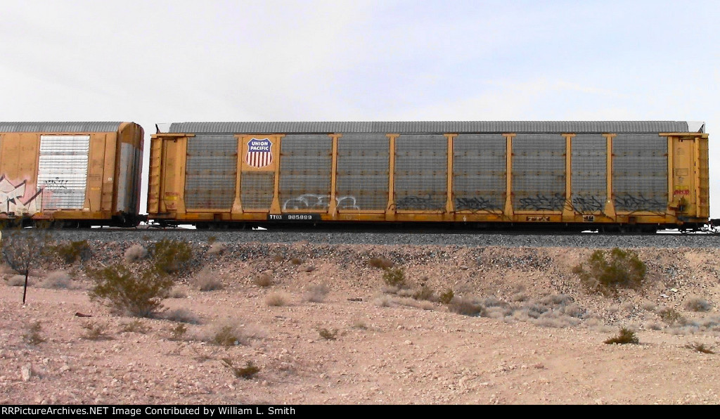 WB Unit Vehicular Flat Car Frt at Erie NV -53